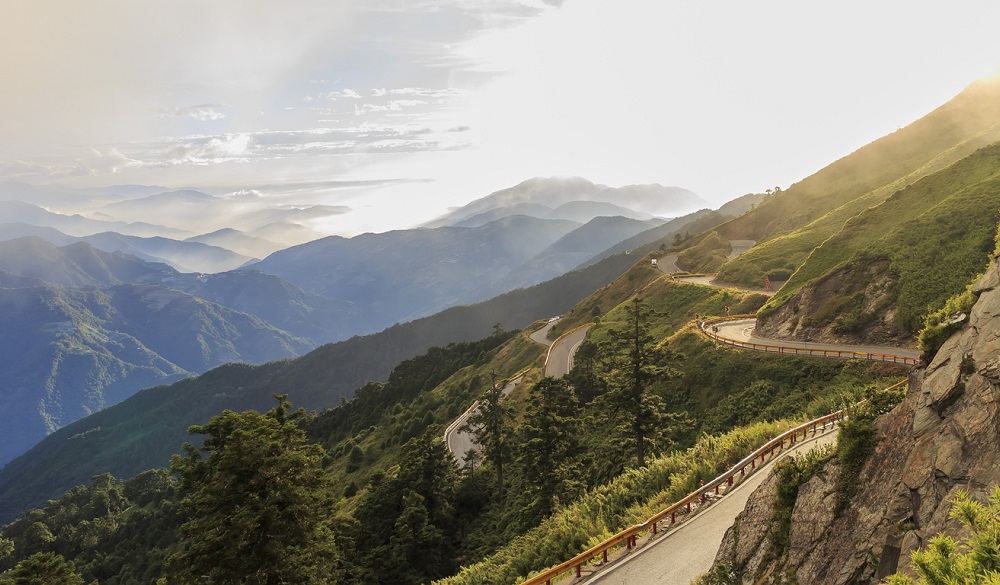 The famous Hehuan Mountain of Taiwan is a 3000m high mountain. Have many great views and hiking path