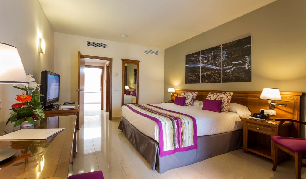 Grand Palladium Palace Ibiza Resort & Spa, hotel for couple