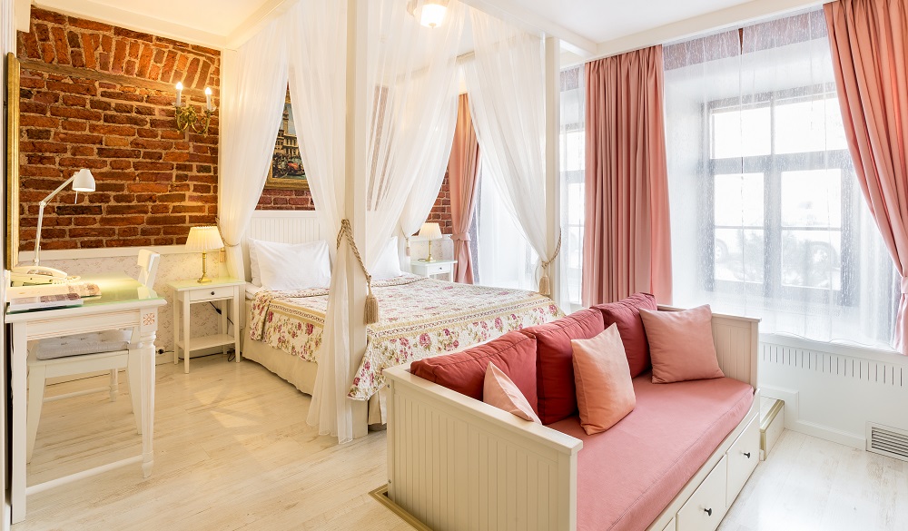 Alexander House Hotel St Petersburg bedroom