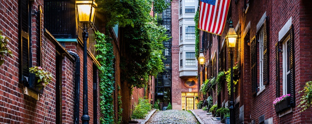 Beacon Hill, Hotels & Attractions