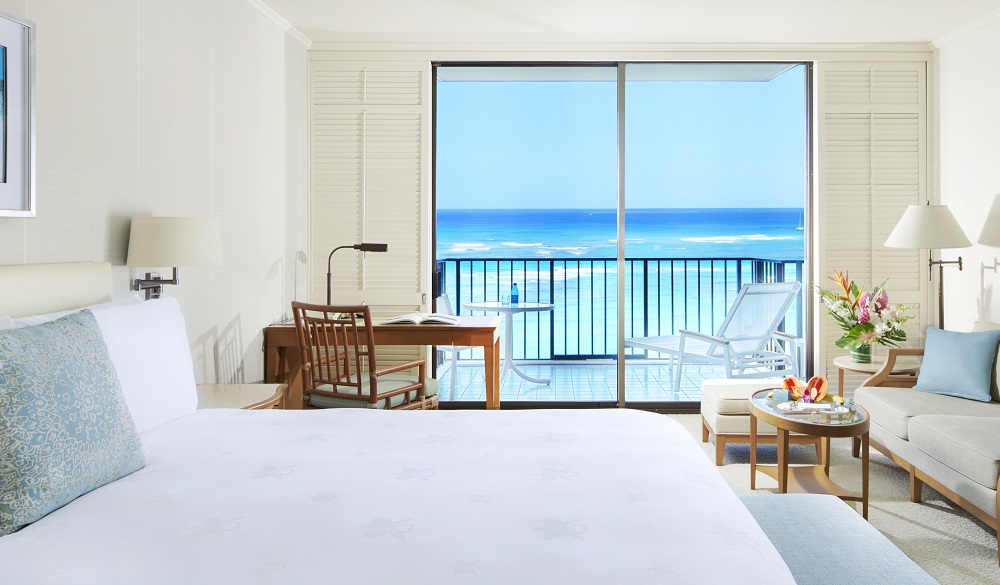 Halekulani swimming pool bedroom