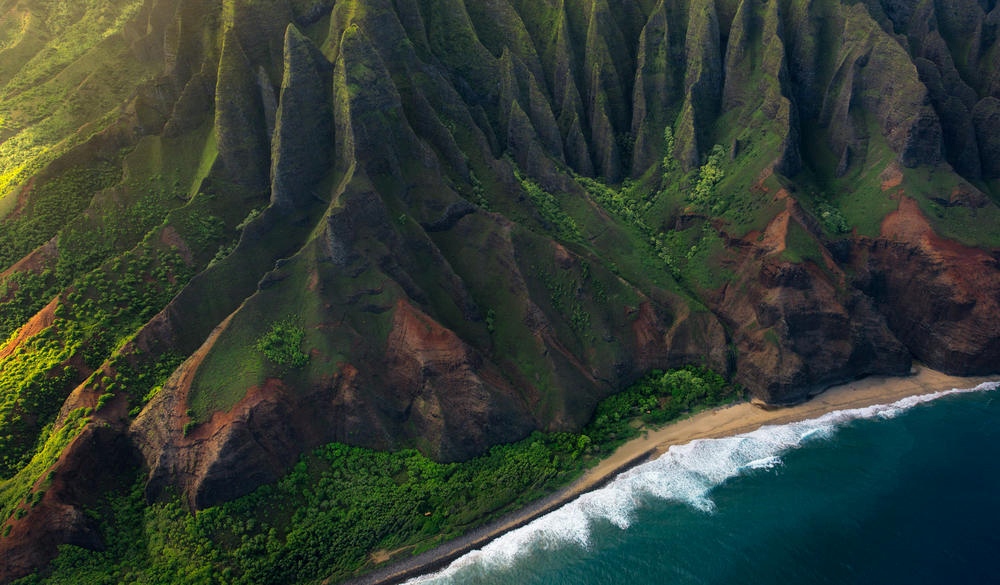 rugged shoreline of Na Pali coast in Kauai, Hawaii