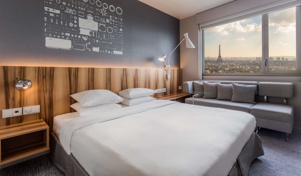Hyatt Regency Paris Etoile, hotel with eiffel tower view