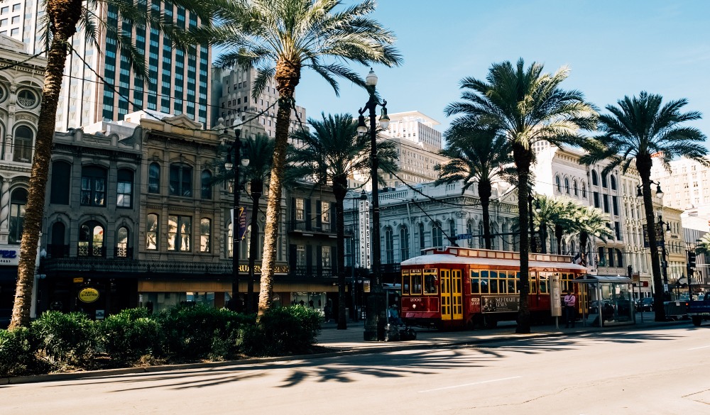 Busy street life in downtown New Orleans