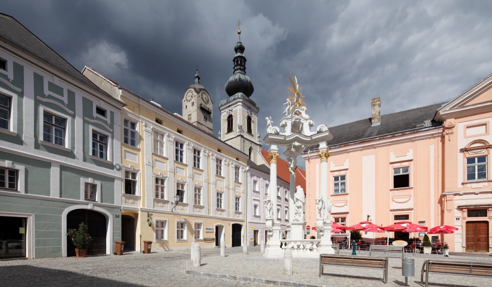 Rathausplatz square with Johannes Nepomuk monument, steeples of Frauenbergkirche Church and the Church of St Nicholas, Stein, Wachau valley, Waldviertel region, Lower Austria, Austria, Europe, destination for road trips in austria