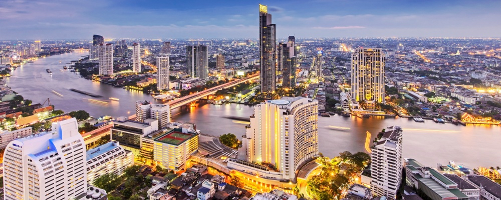 Bangkok city with Chao Phraya river