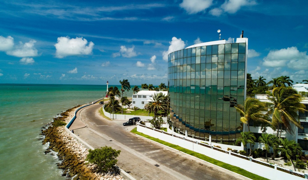 Radisson Fort George Hotel & Marina, hotel near Mayan sites to visit