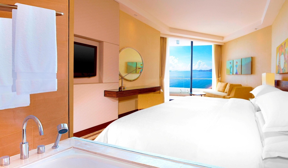 Sheraton Nha Trang, beach hotel