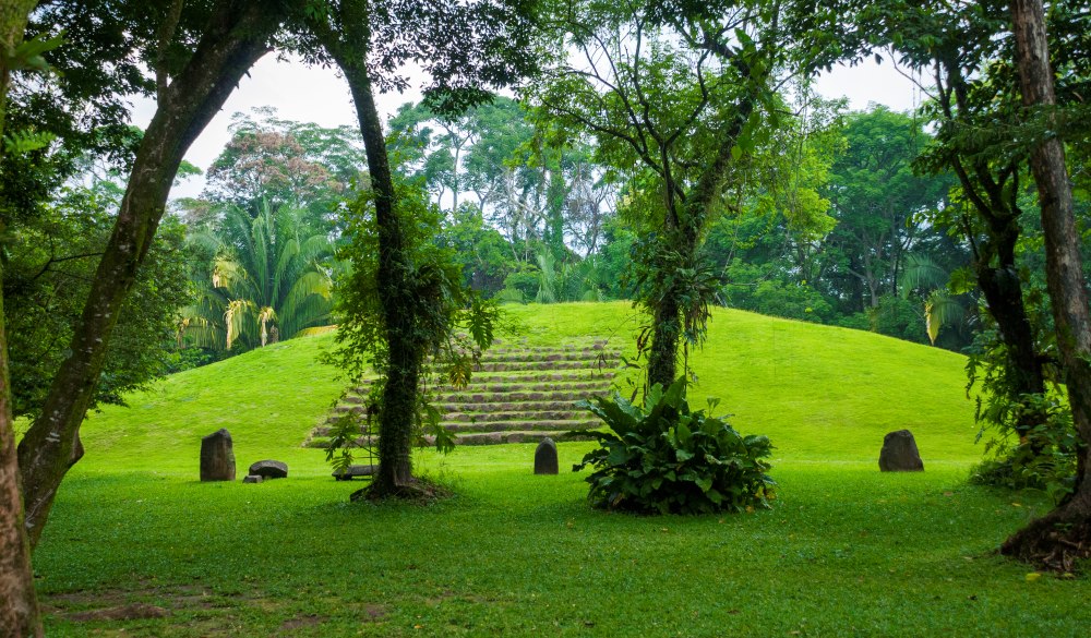 Guatemala life. Takalik Abaj Retalhuleu. Maya