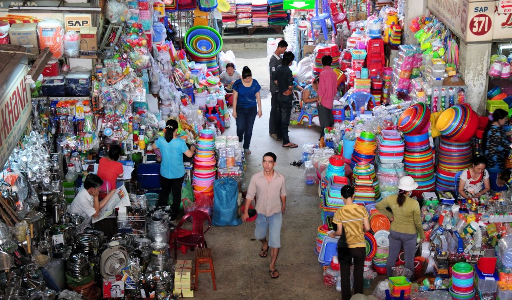 Binh Tay Market