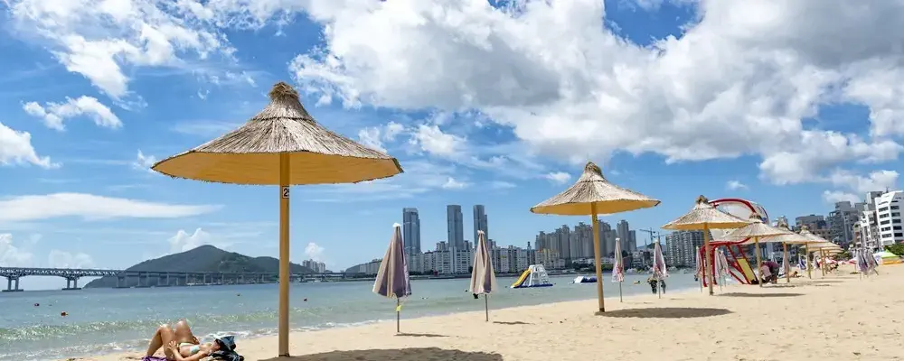 Busan Gwangalli Beach - cloud sky