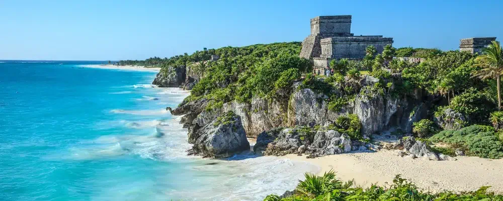 Tulum holds the honor of being the most picturesque archaeological site in the Riviera Maya and the only one to have been built overlooking the ocean. A visit here offers spectacular views of the Riviera Maya beaches, Caribbean Sea and surrounding coastal region.