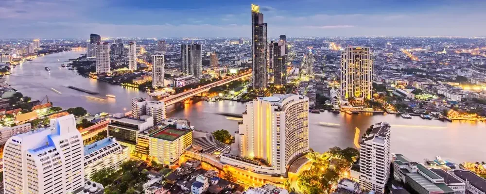 Bangkok city with Chao Phraya river