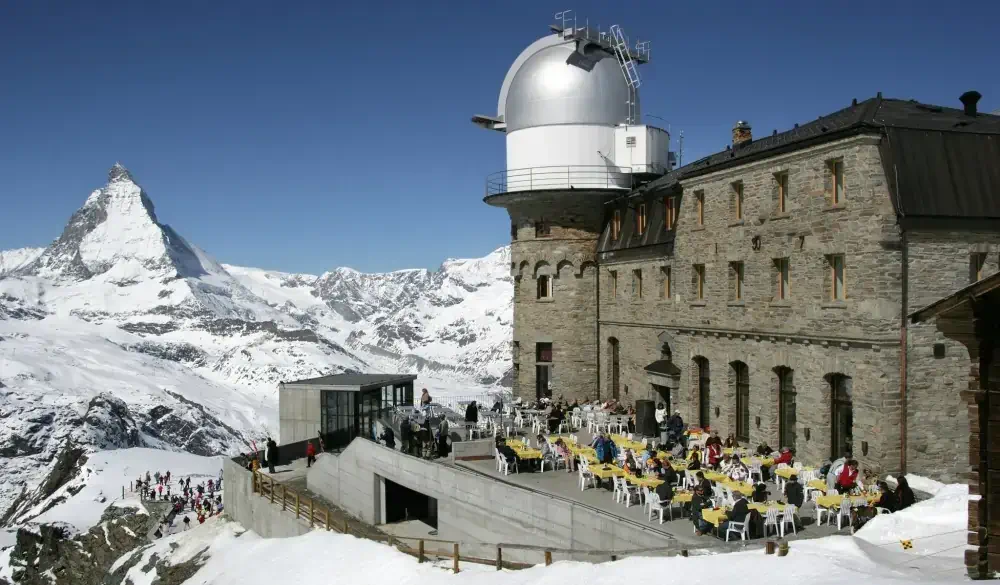 3100 Kulmhotel Gornergrat. zermatt ski hotel