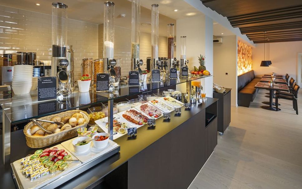 Buffet Photo