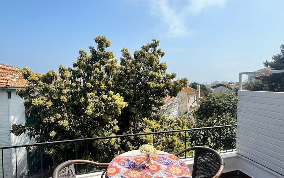 Balcony Photo