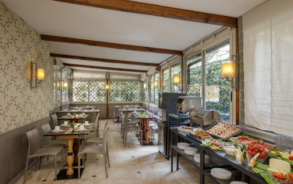 Dining room Photo