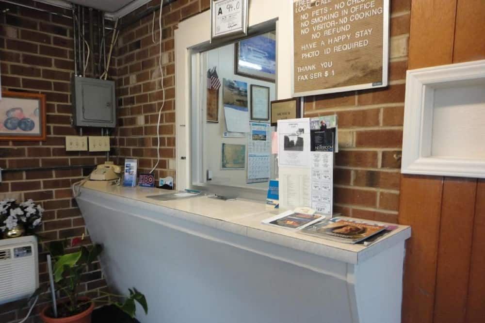 Front desk Photo