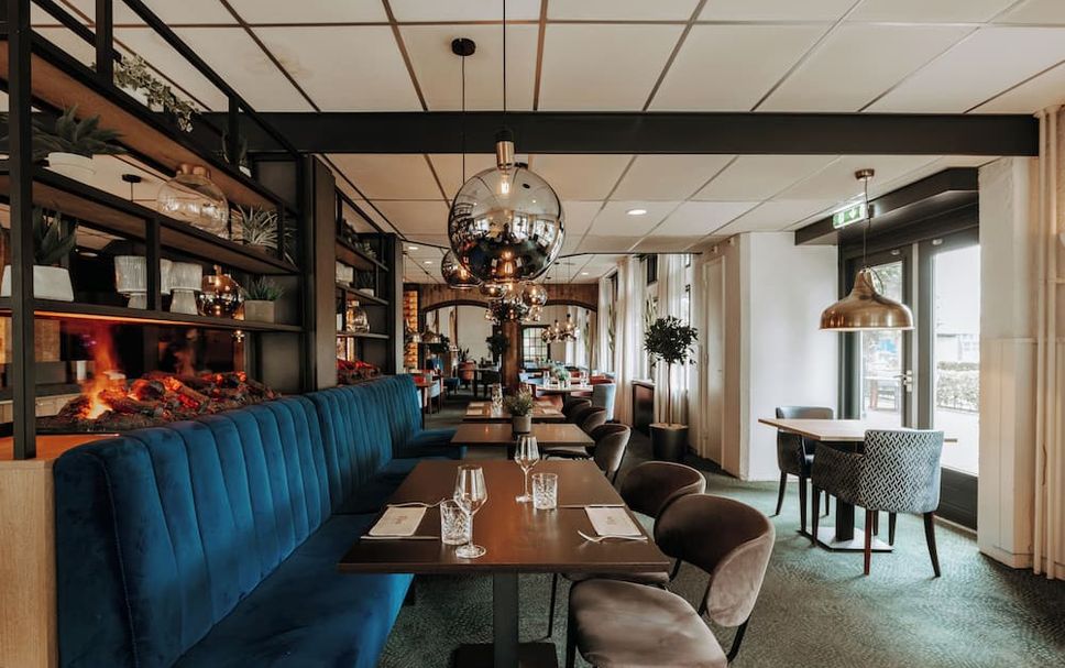 Restaurant Photo