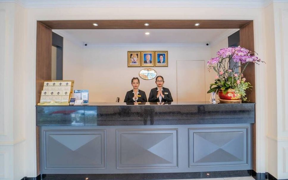 Front desk Photo