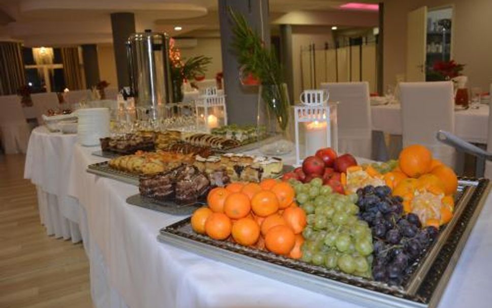 Buffet Photo