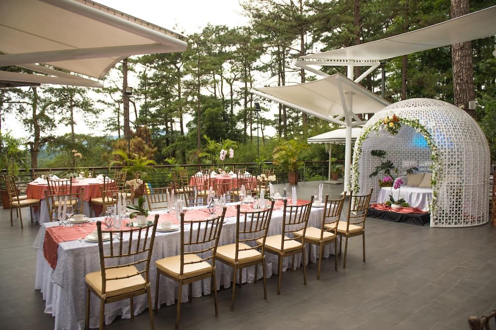 Banquet hall