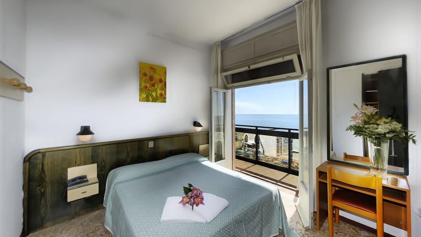 Hotel Tritone