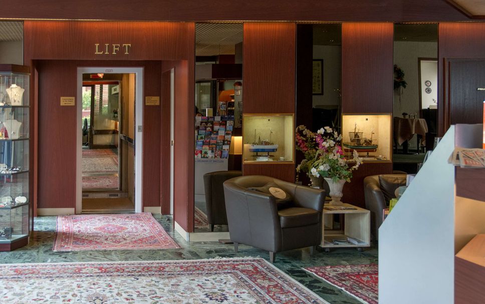 Lobby Photo