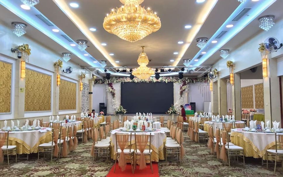 Banquet hall Photo