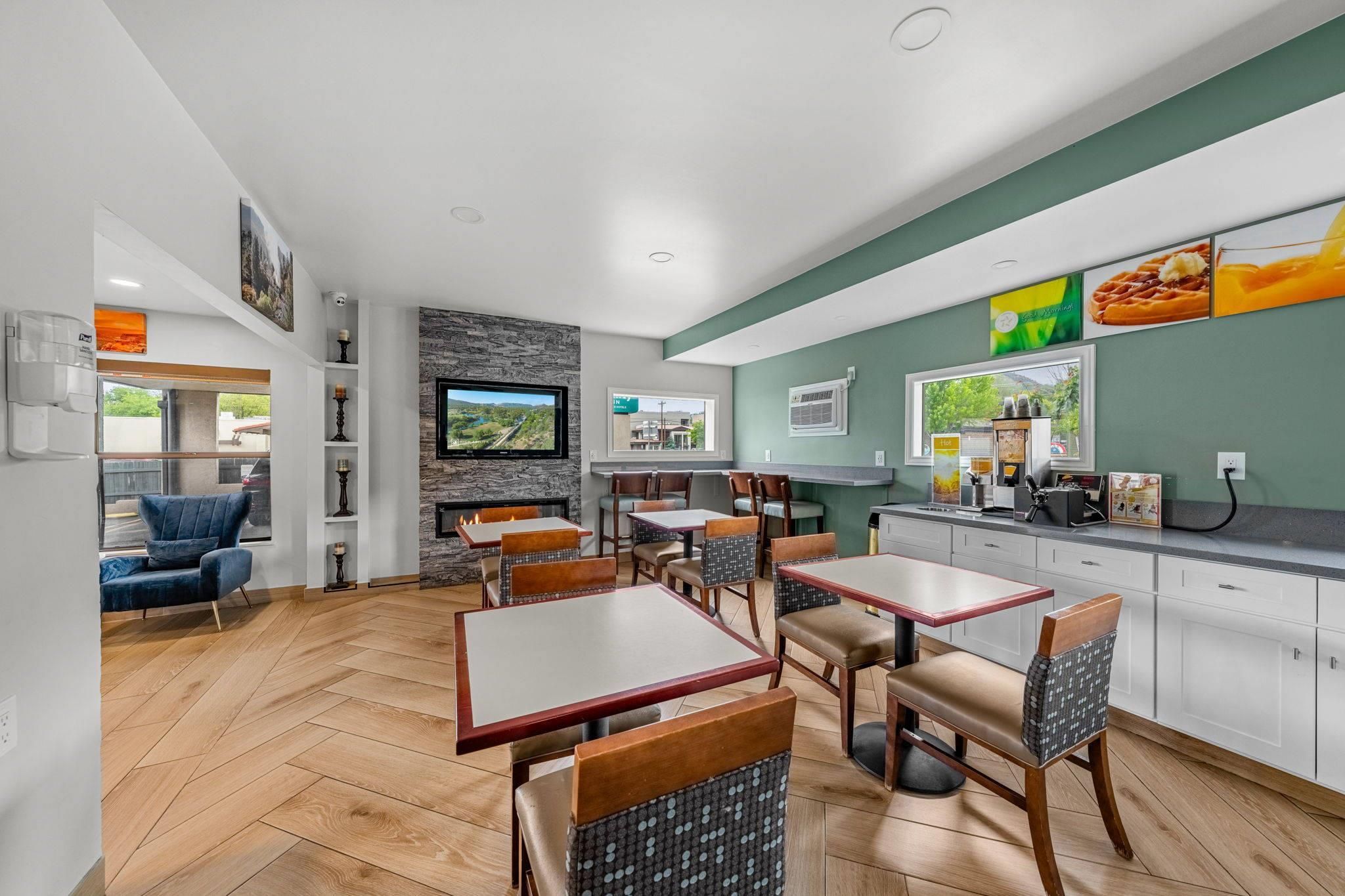 Dining room Photo