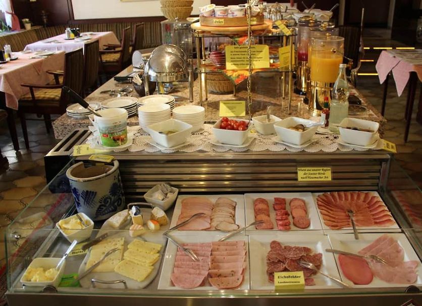 Buffet Photo
