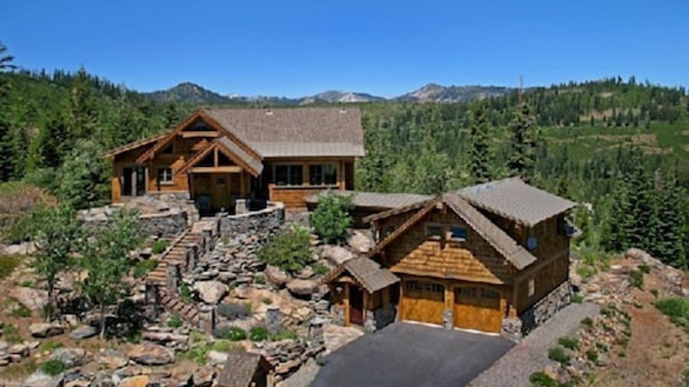 Glacier Luxury Lodge