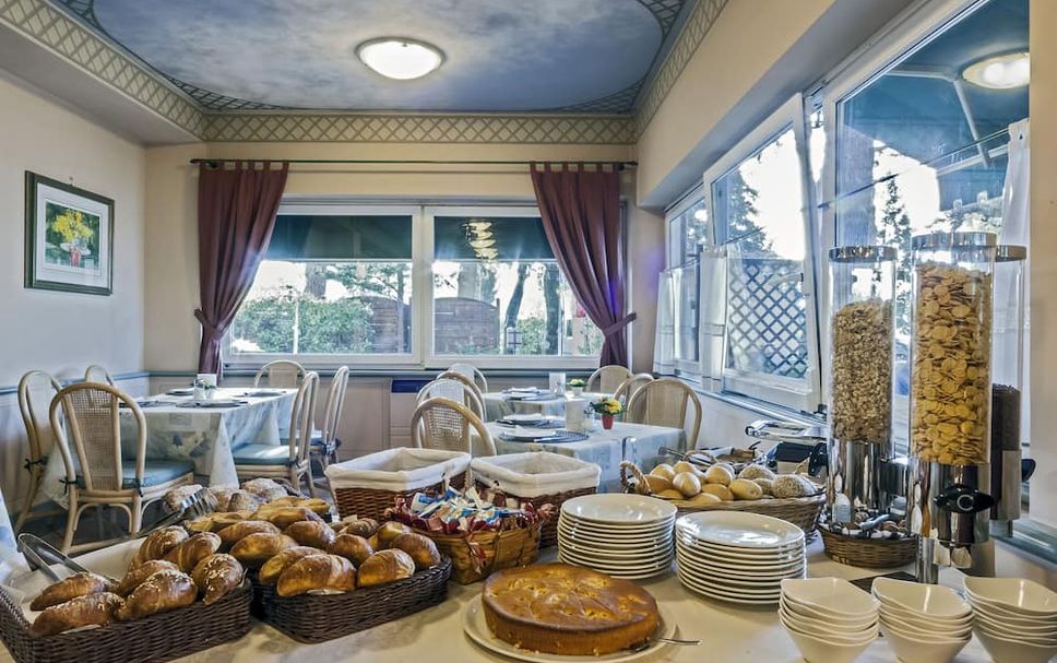 Buffet Photo