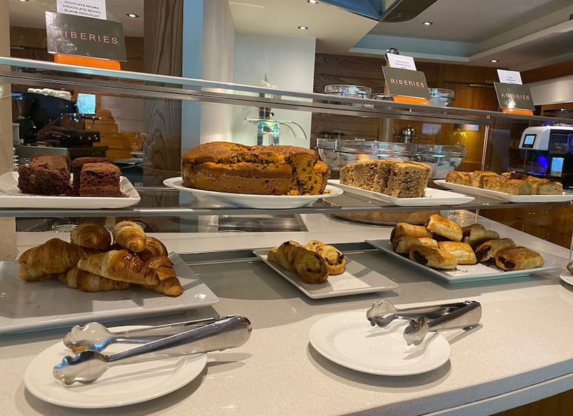 Buffet Photo