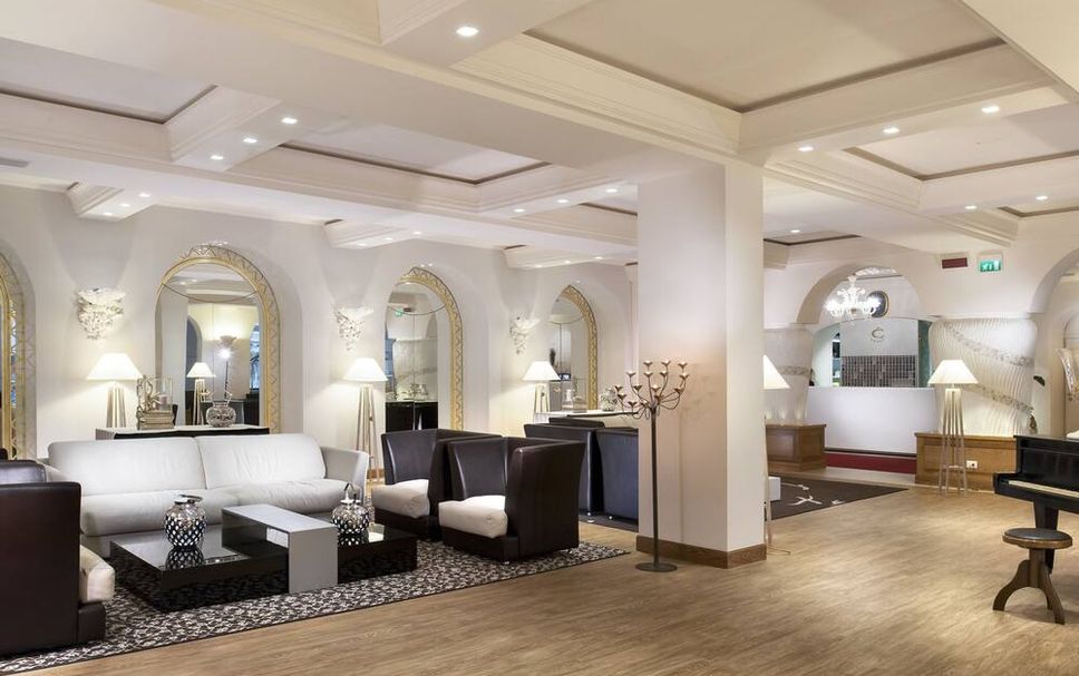 Lounge Photo