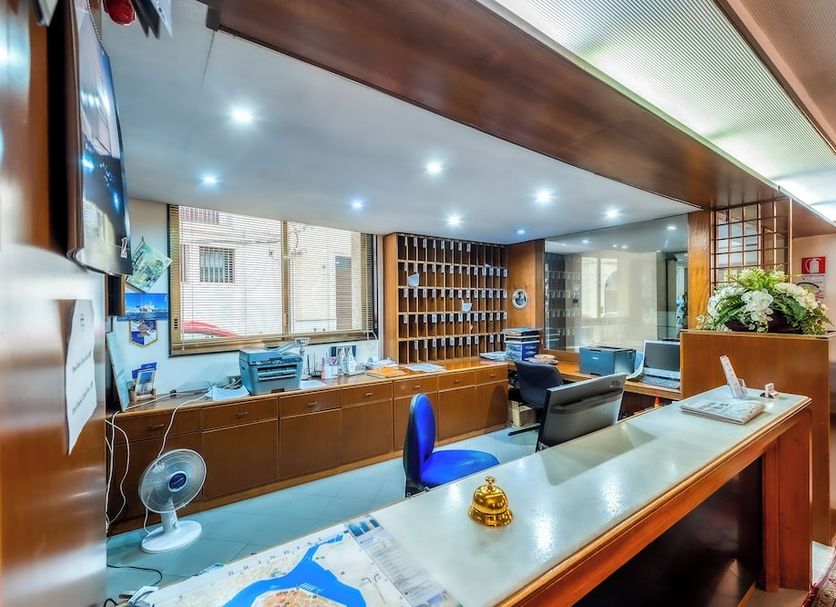 Front desk Photo