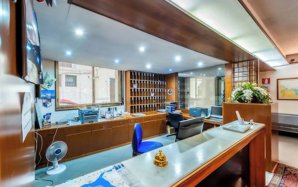 Front desk Photo