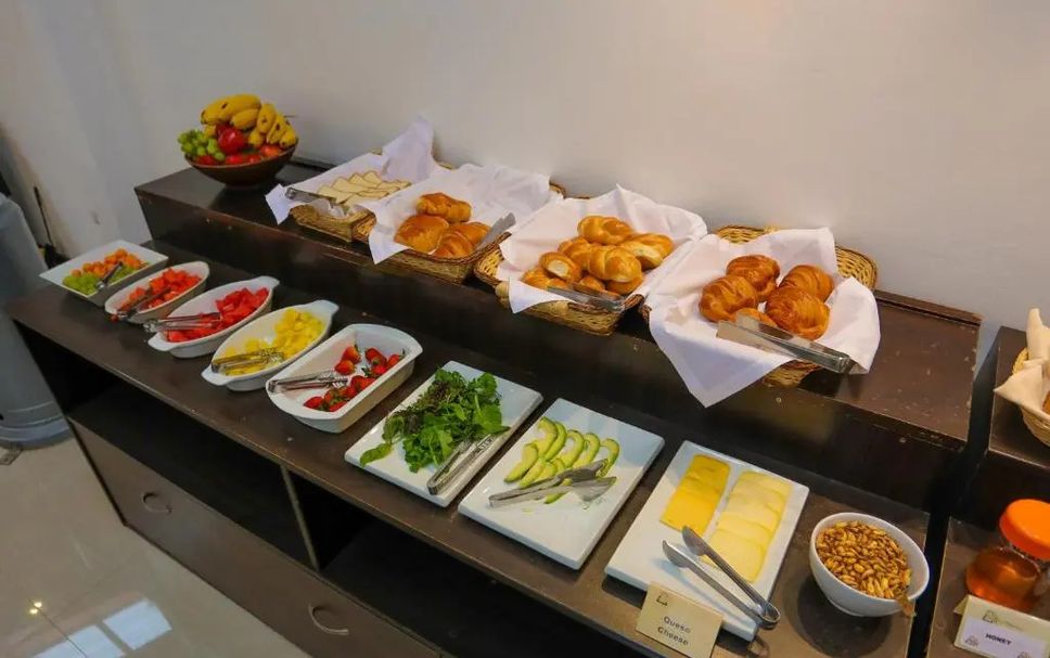 Buffet Photo