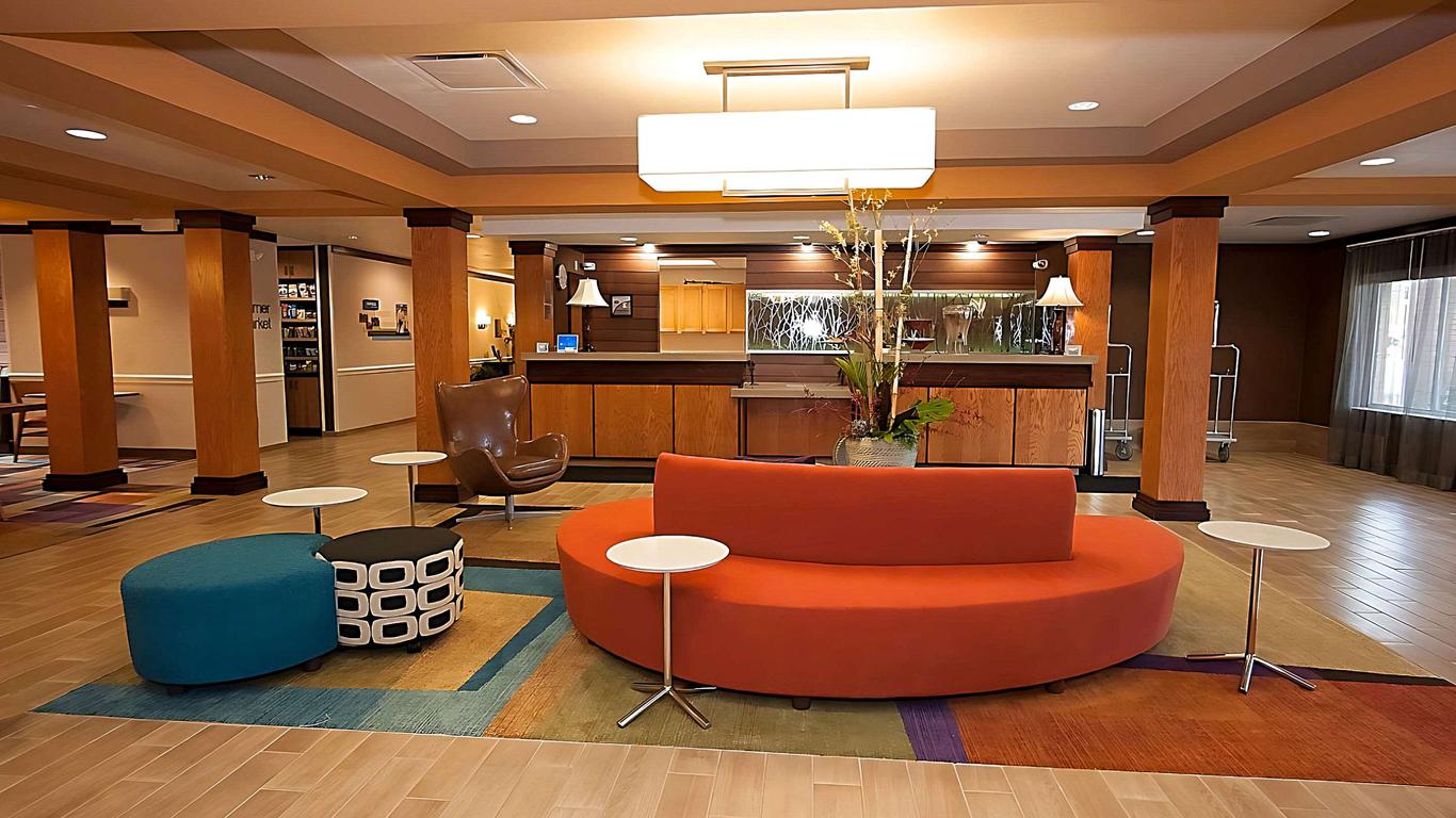Comfort Inn and Suites Akron South