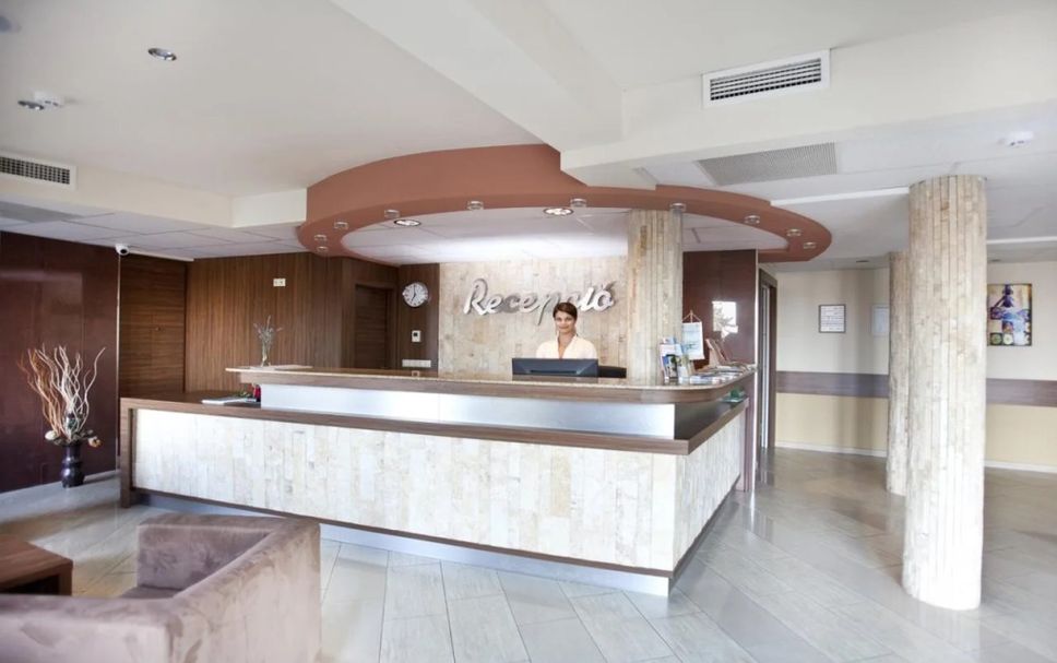 Front desk Photo