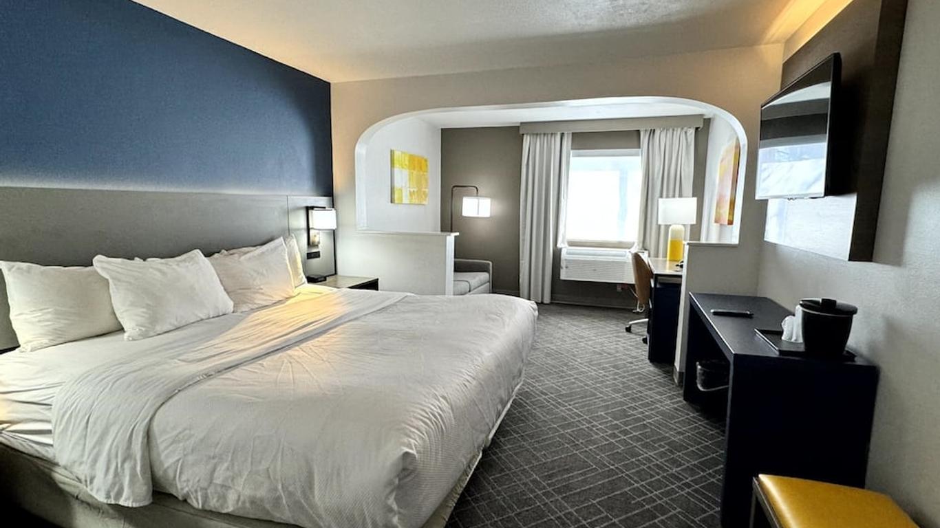 Comfort Suites Denver North - Westminster