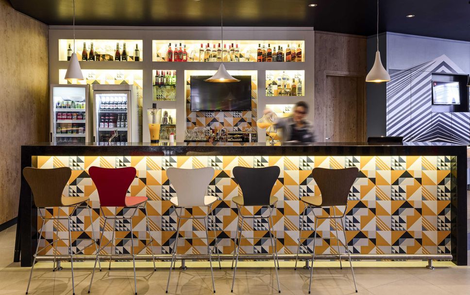 Bar Photo
