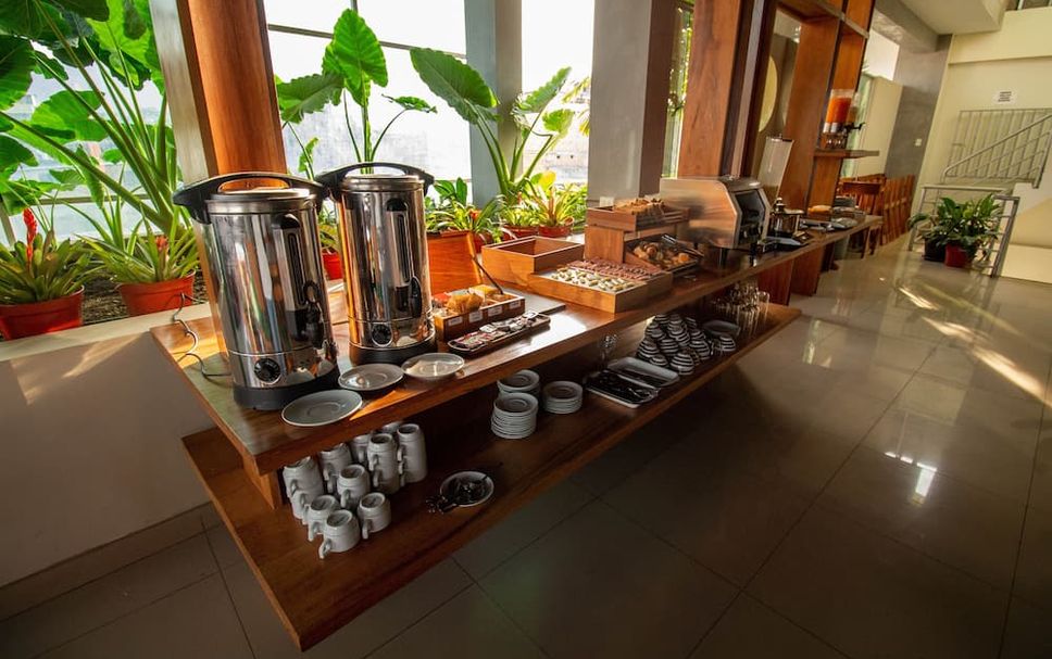Buffet Photo