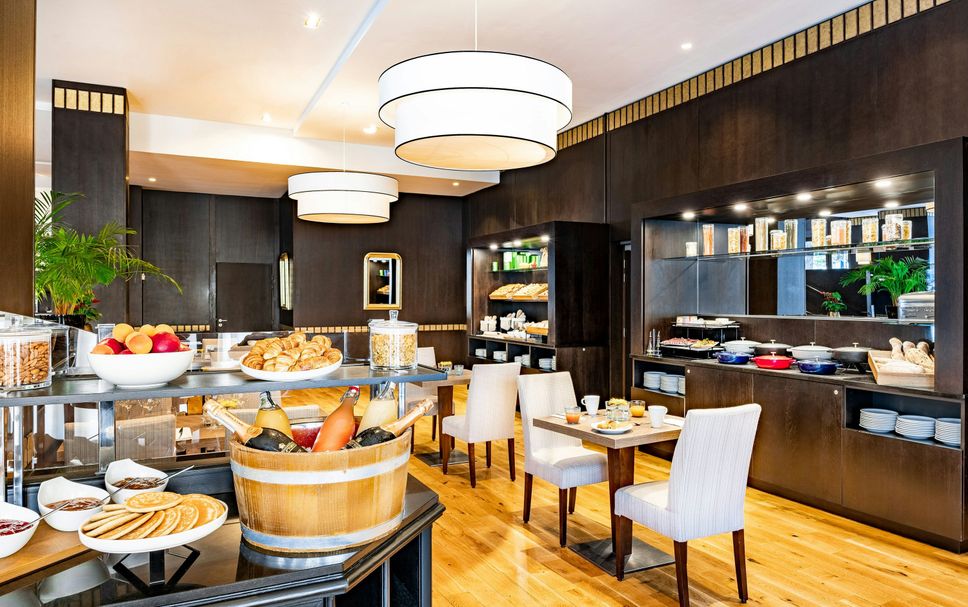 Restaurant Photo
