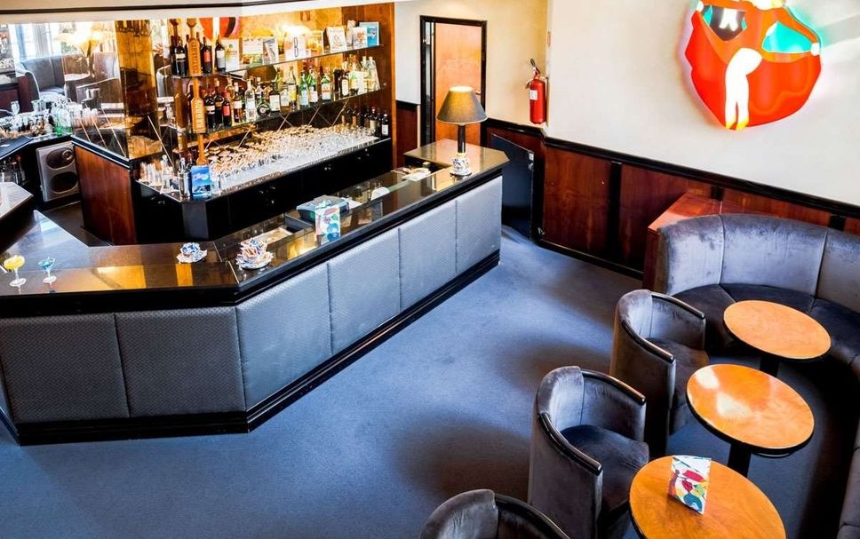 Bar Photo