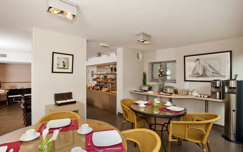 Restaurant Photo