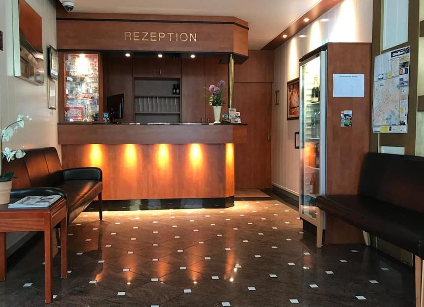 Front desk Photo