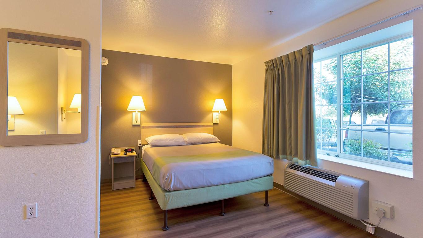 Motel 6 San Francisco Redwood City