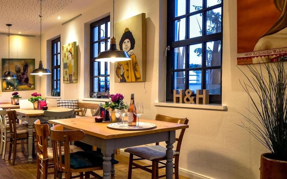 Dining room Photo