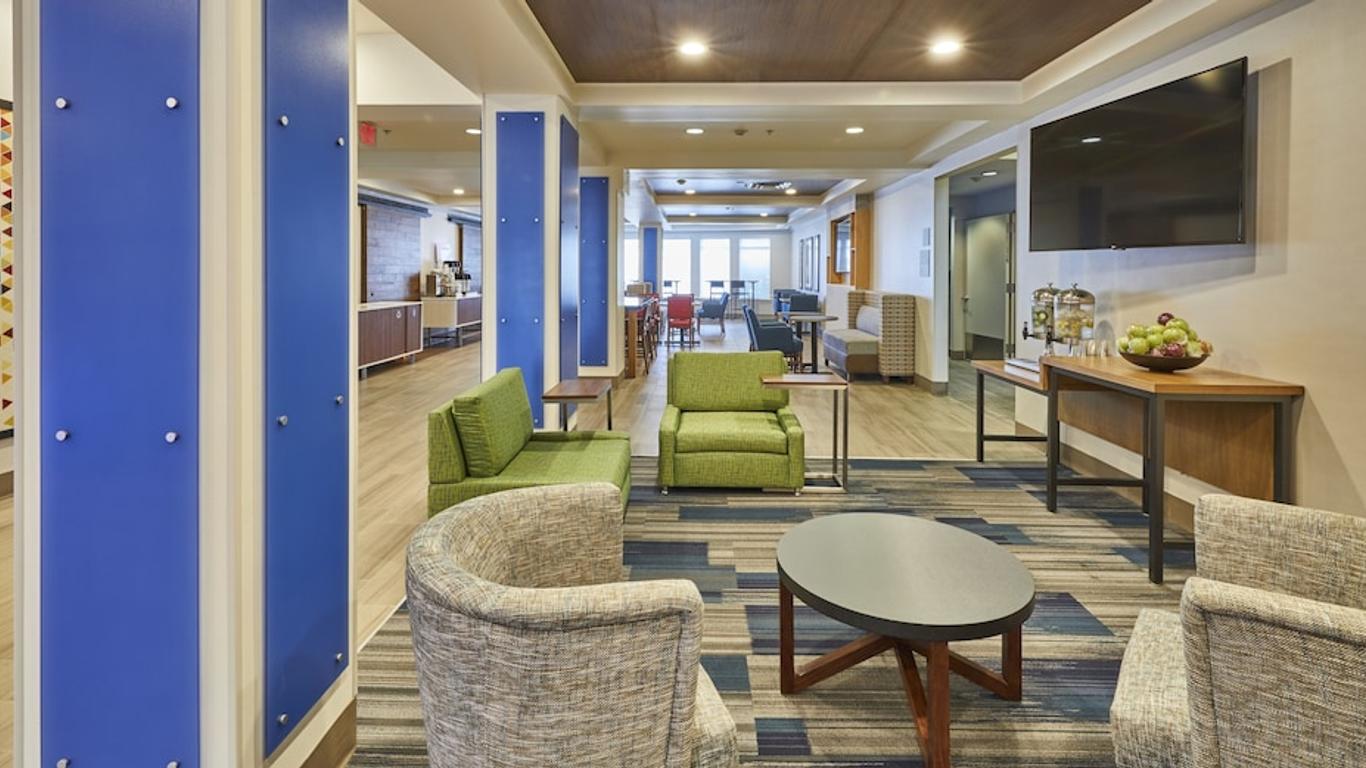 Holiday Inn Express Hotel & Suites Medford-Central Point, An IHG Hotel